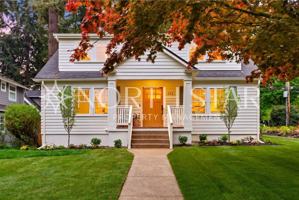 featured image of 592 9th St