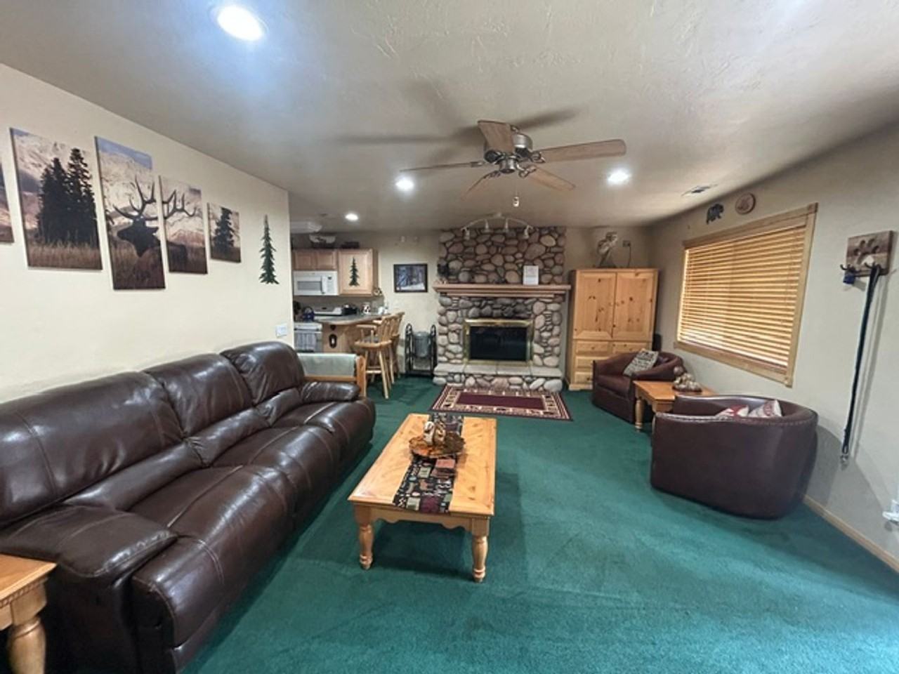 213 E Aeroplane Blvd - Photo 2 of 12