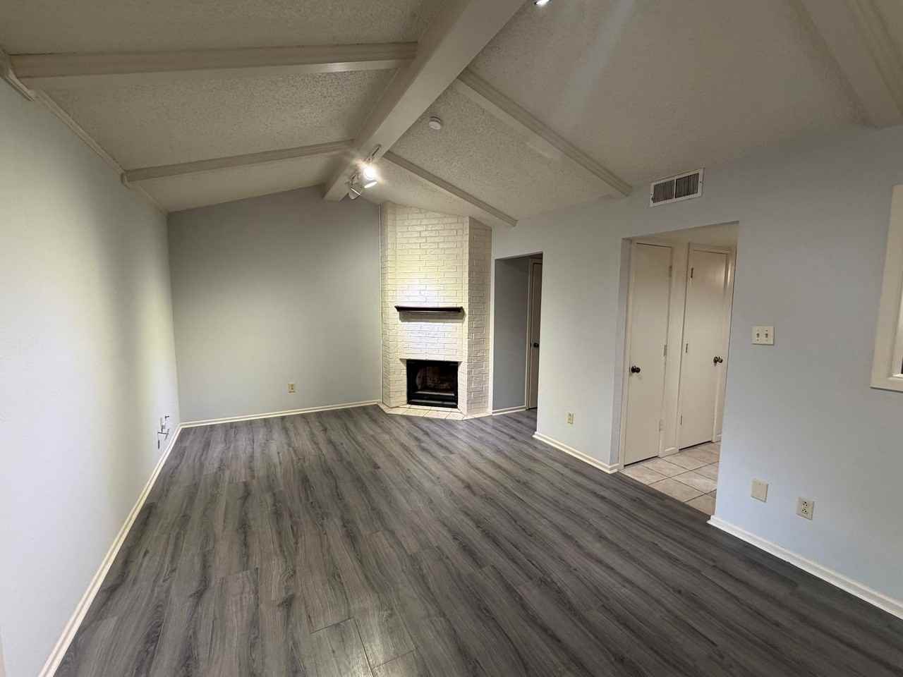5710 38th St - Photo 3 of 18