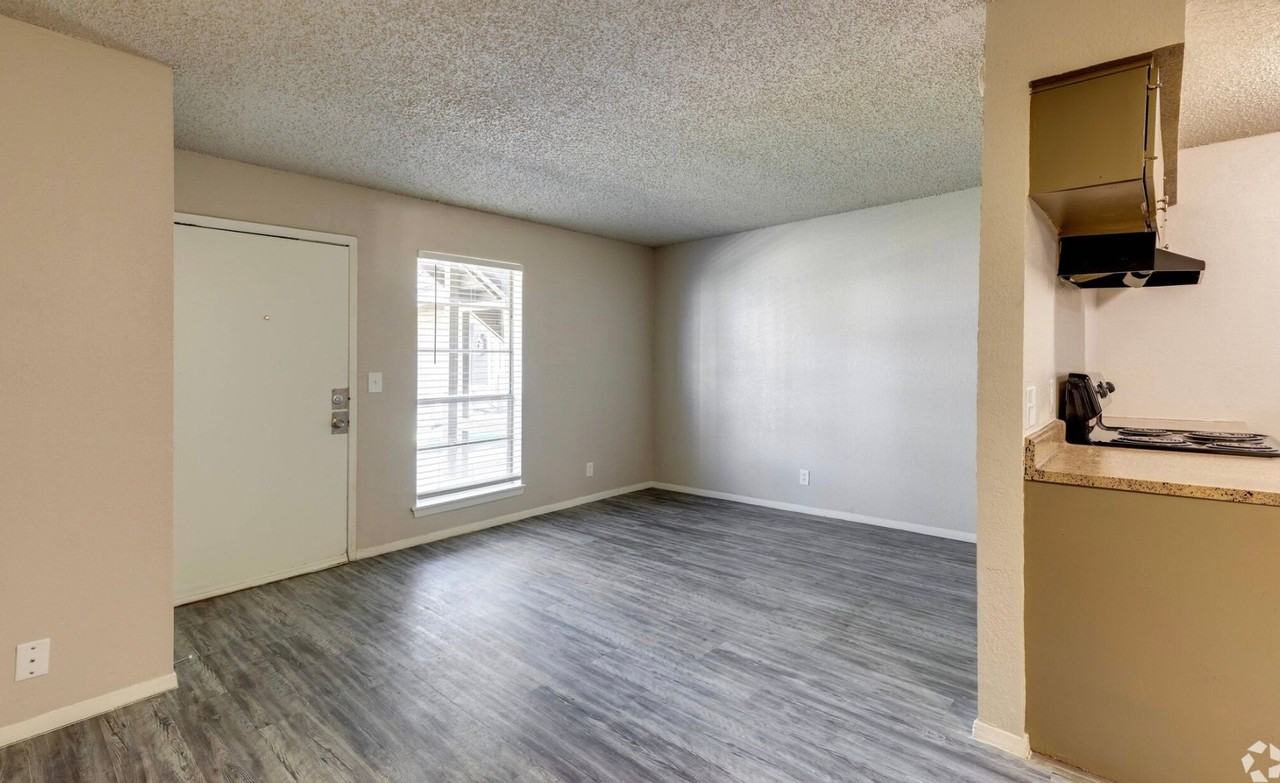 FIRST MONTHS RENT FREE! - Photo 3 of 47