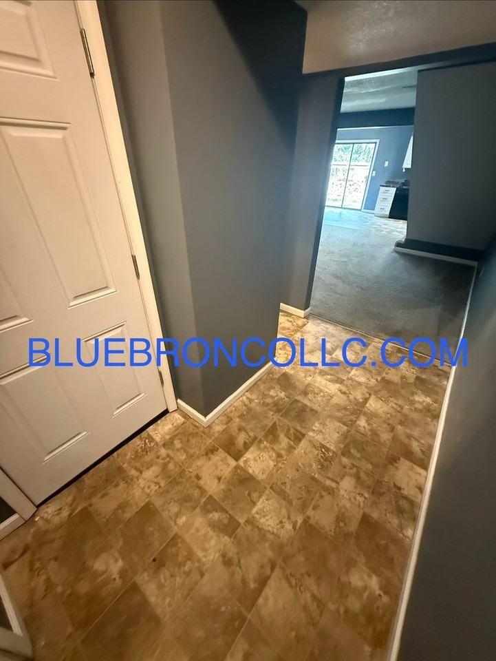128 Sw Oxford Pl - Photo 2 of 9