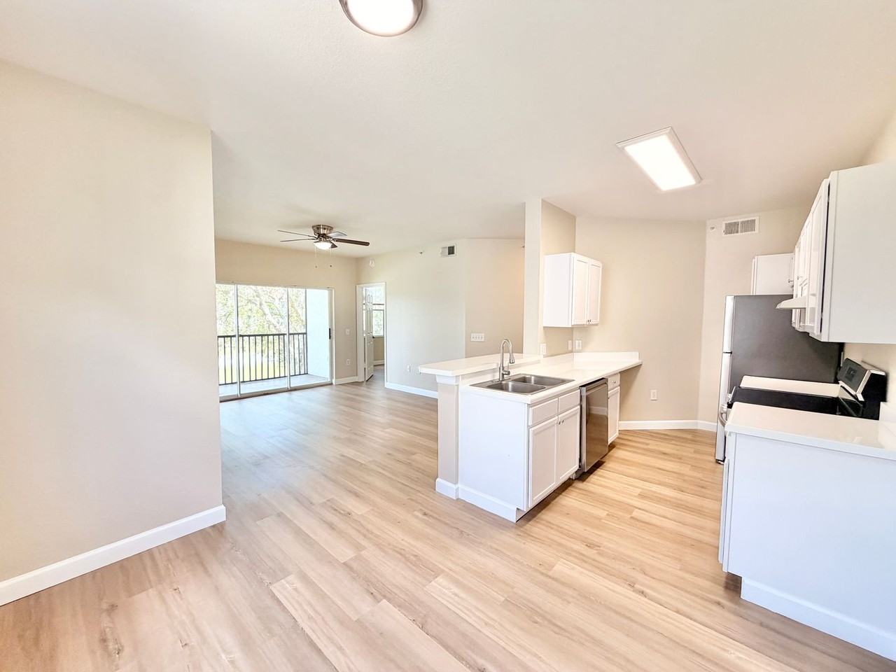 7925 Preserve Cir - Photo 3 of 38
