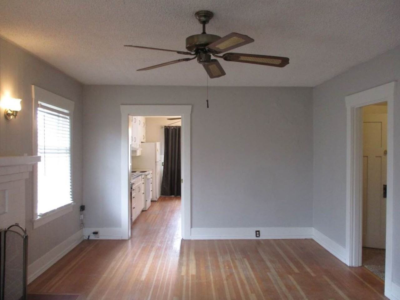 4826 S Park Ave - Photo 4 of 37