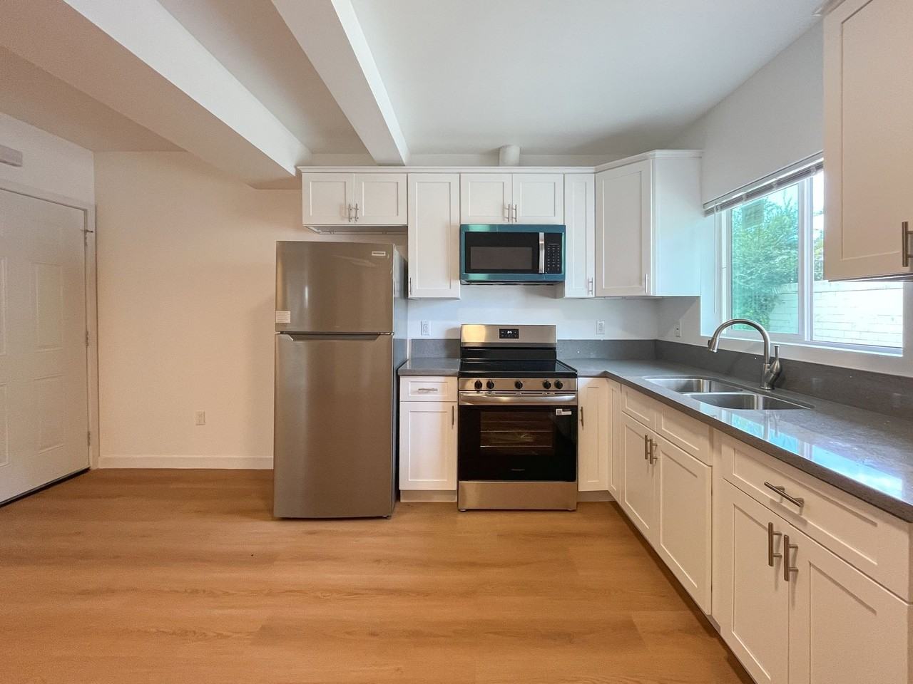 905 Gaviota Ave, Long Beach, CA 90813 - Photo 4 of 23