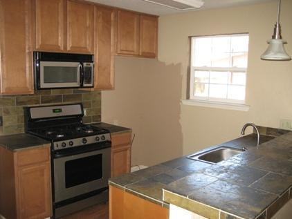 18516 Carter St - Photo 3 of 6