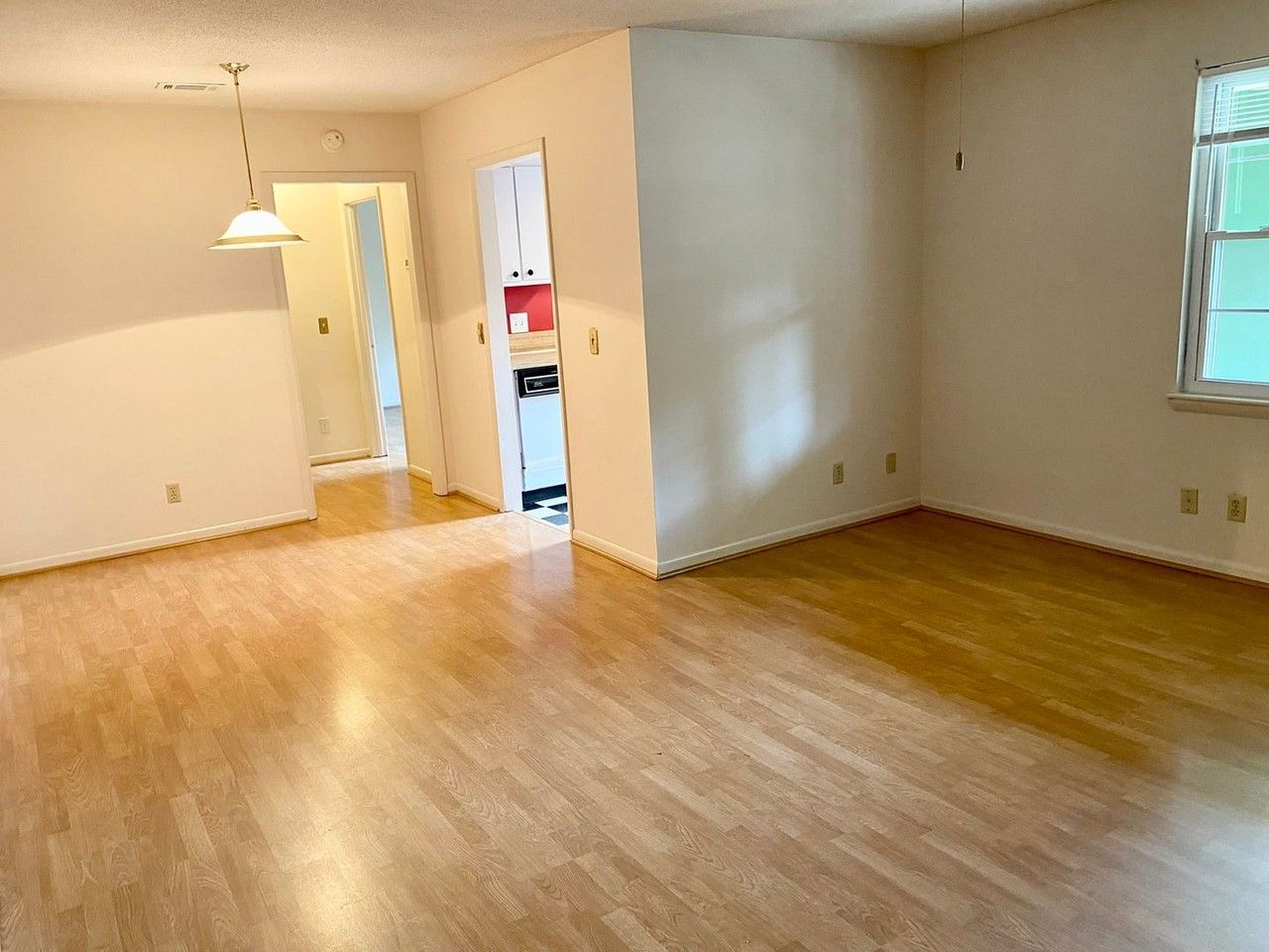 544 Wimbledon Ct - Photo 3 of 15