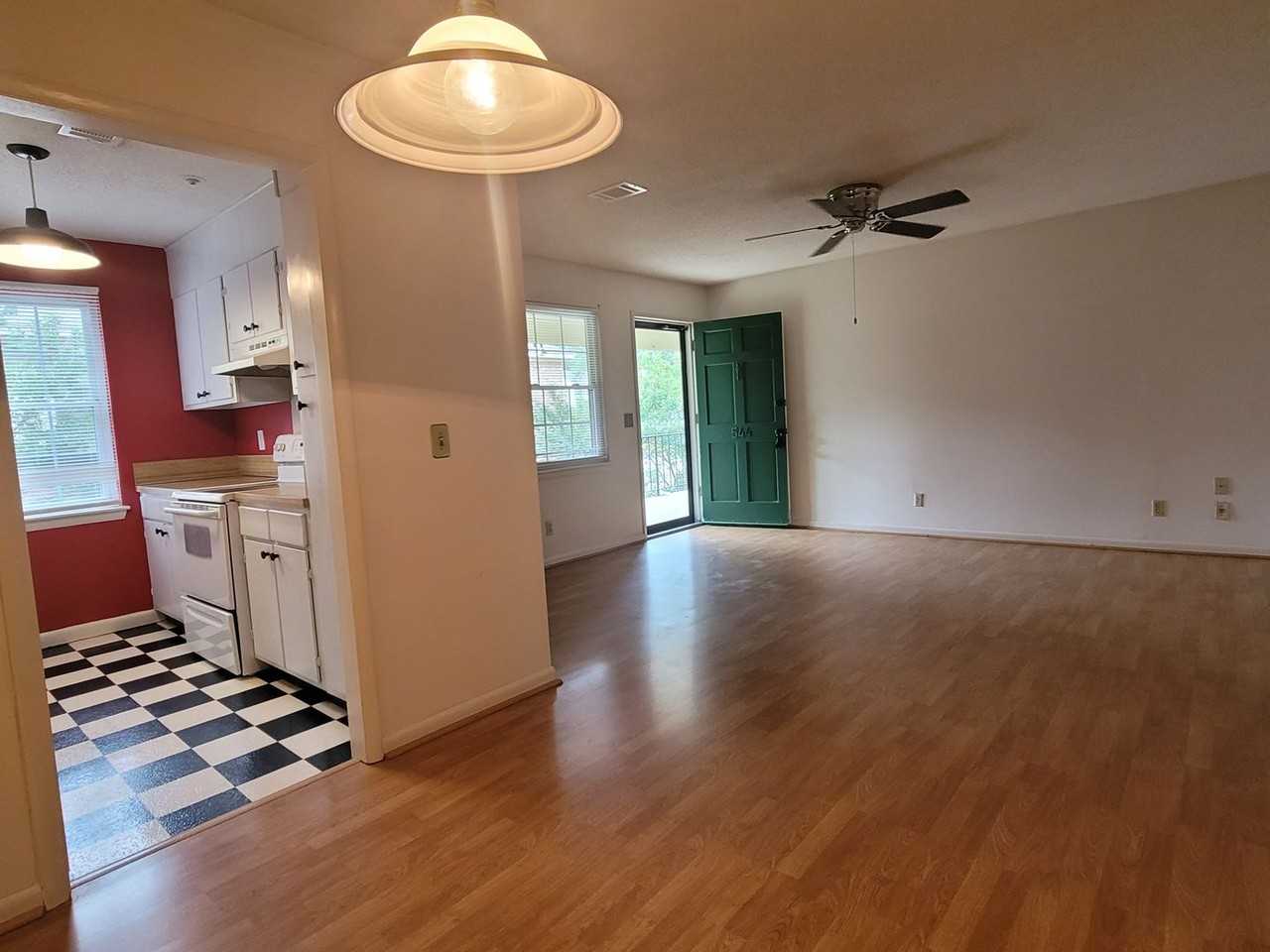 544 Wimbledon Ct - Photo 6 of 15