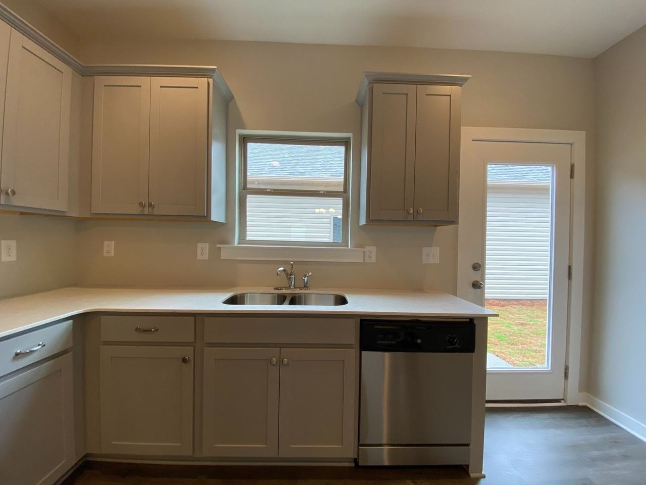 14332 Chase Dr - Photo 5 of 43