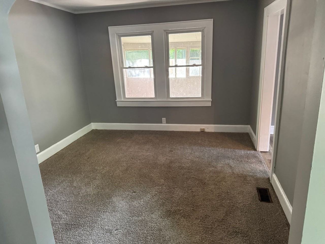 204 S Sycamore St Sw - Photo 6 of 11
