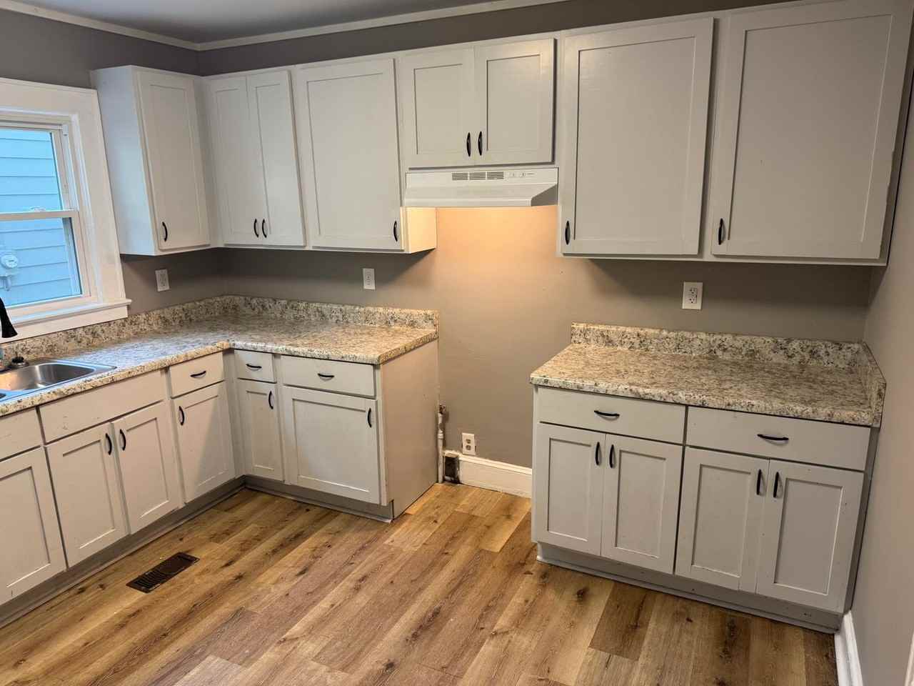 204 S Sycamore St Sw - Photo 7 of 11