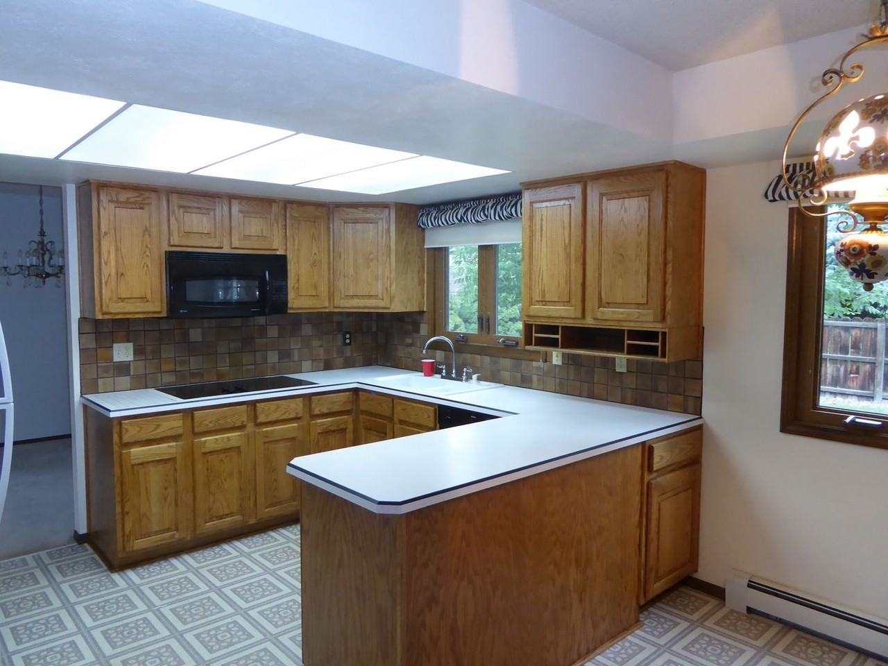 7573 Lee Dr - Photo 3 of 7