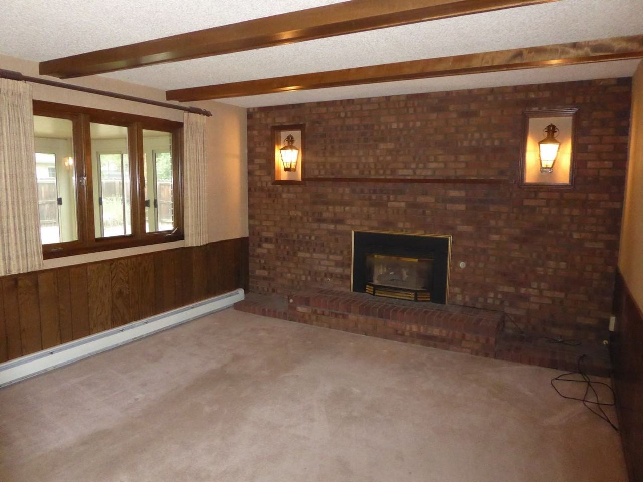 7573 Lee Dr - Photo 4 of 7