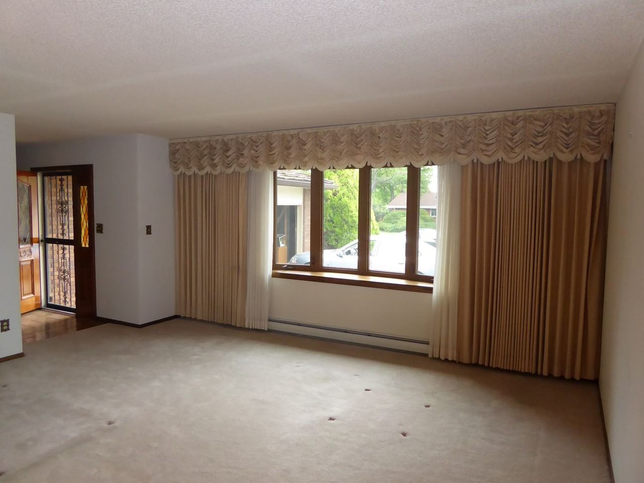 7573 Lee Dr - Photo 5 of 7