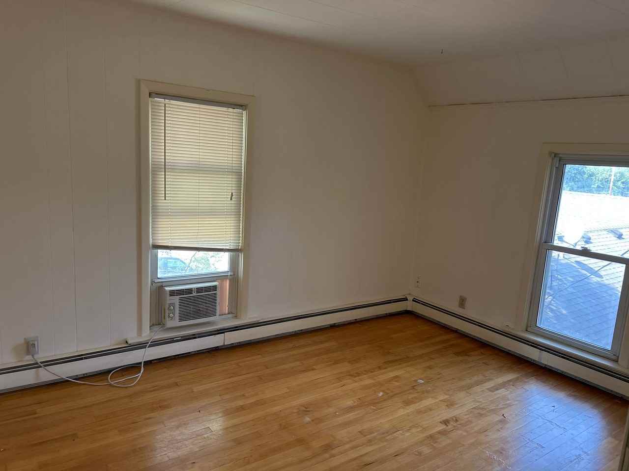 526 Winslow Ave - Photo 5 of 11