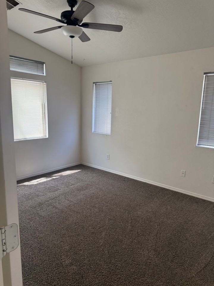 6000 Ursa Ave Nw - Photo 4 of 9