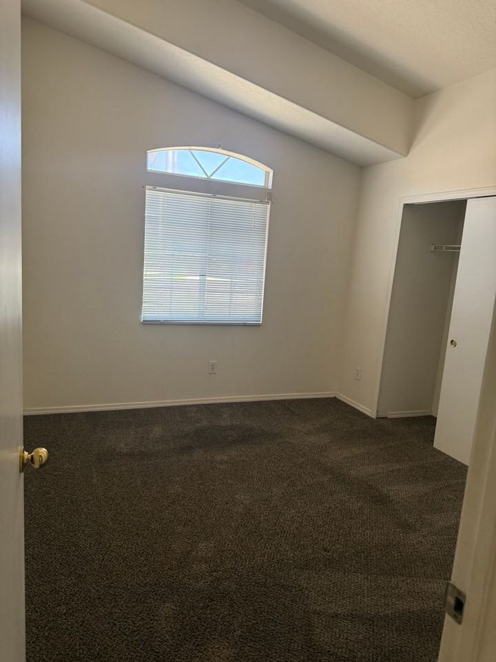 6000 Ursa Ave Nw - Photo 5 of 9