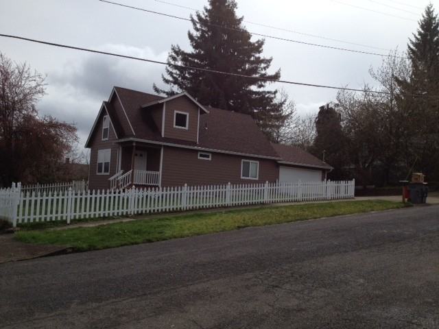 246 Sw Jefferson St - Photo 2 of 10