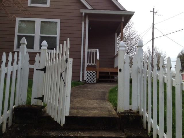 246 Sw Jefferson St - Photo 3 of 10