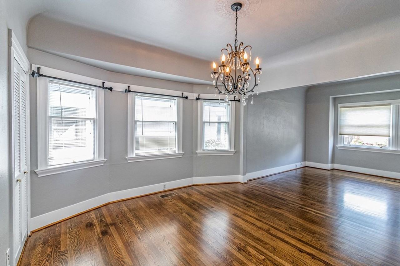 832 Oak St - Photo 2 of 13