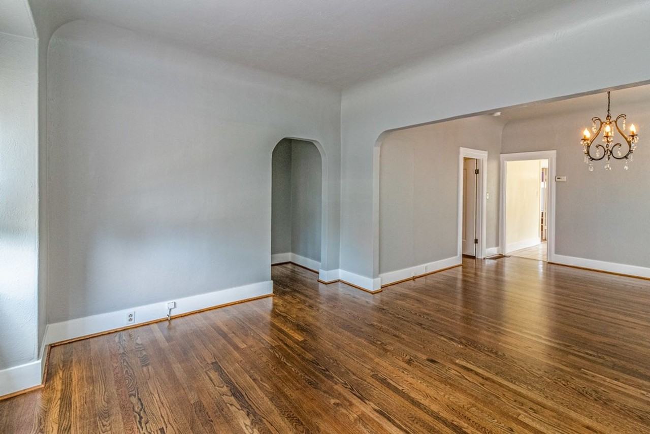832 Oak St - Photo 3 of 13