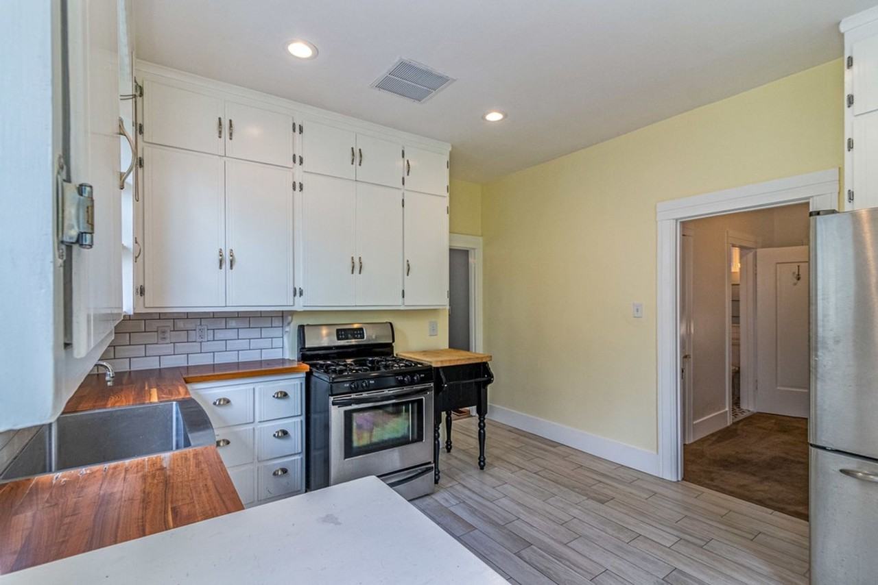832 Oak St - Photo 6 of 13