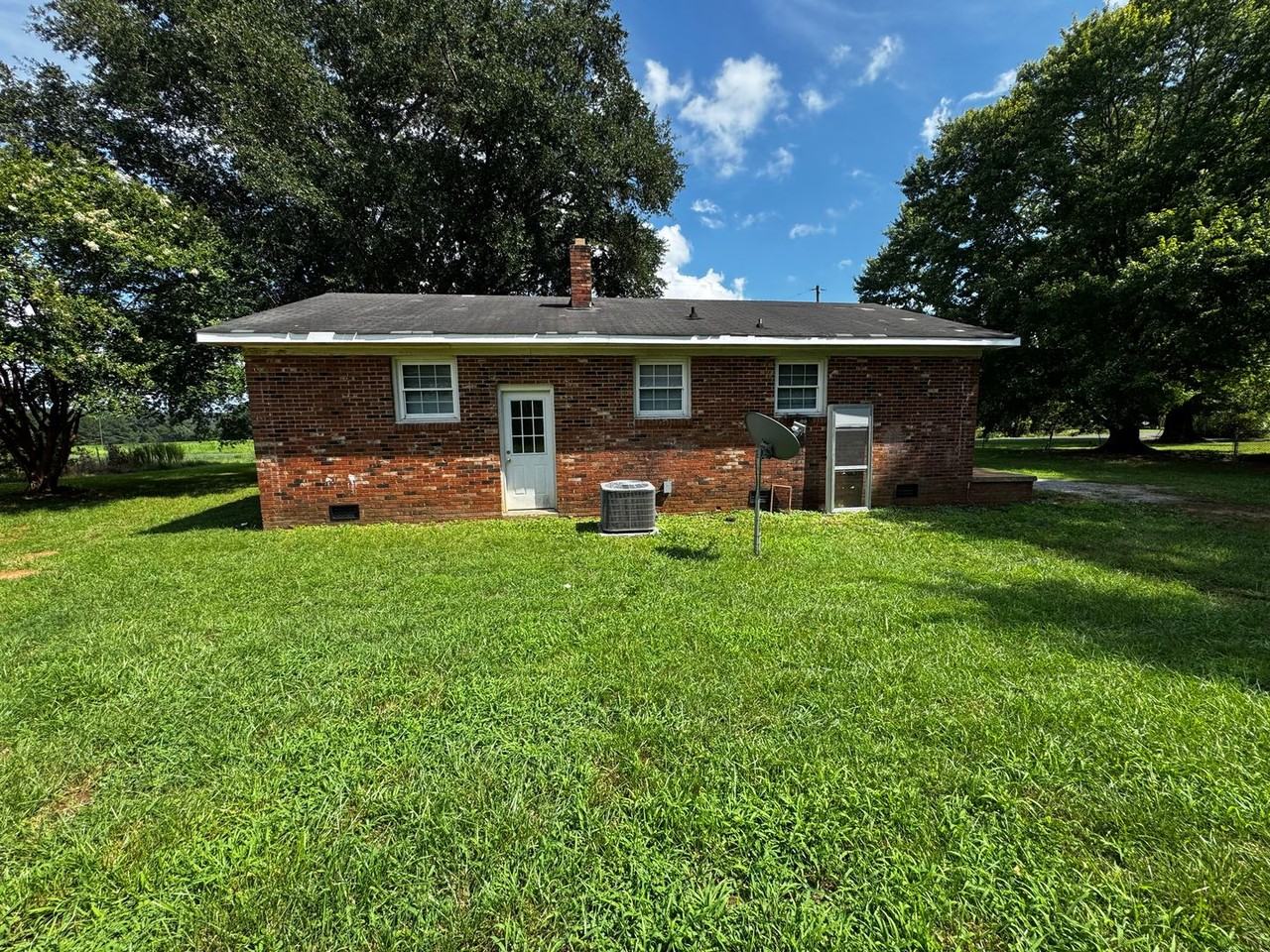 3113 Old School Rd - Photo 4 of 34