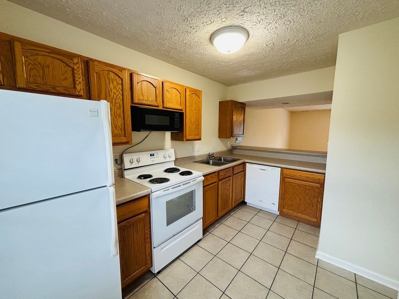 409B Miller St Se - Photo 4 of 15