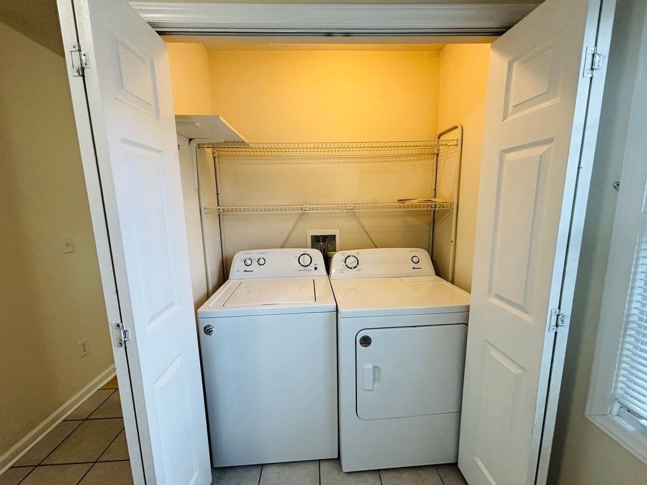 409B Miller St Se - Photo 5 of 15