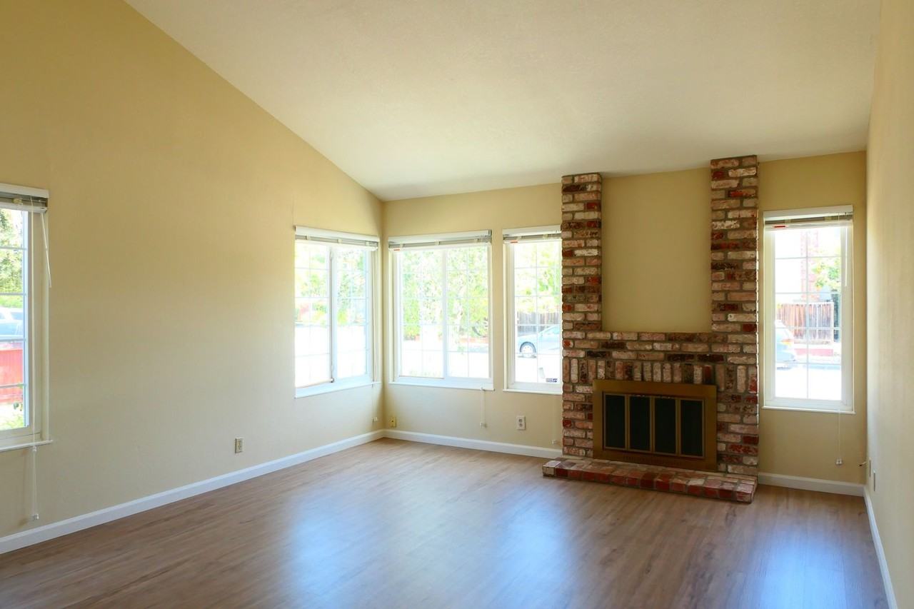 33975 Frederick Ln - Photo 2 of 22