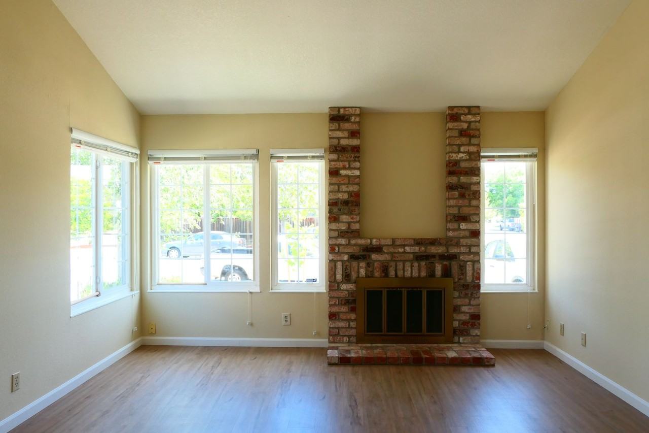 33975 Frederick Ln - Photo 3 of 22