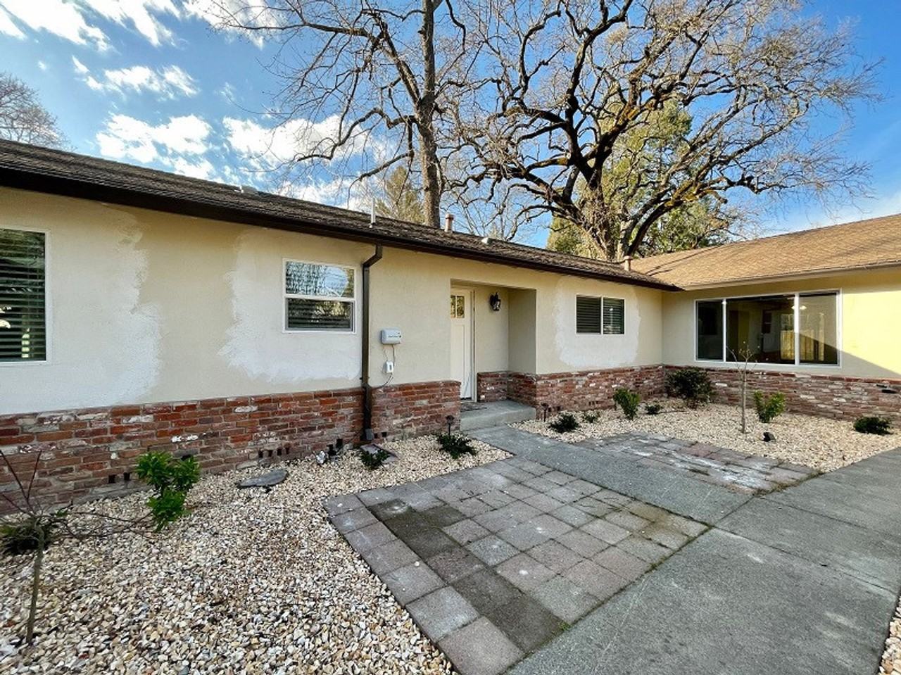 1408 Myrtle St - Photo 2 of 31