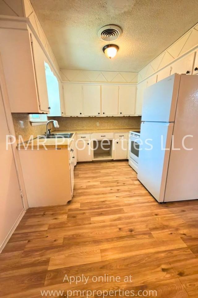 509 Nw 61st St - Photo 3 of 12