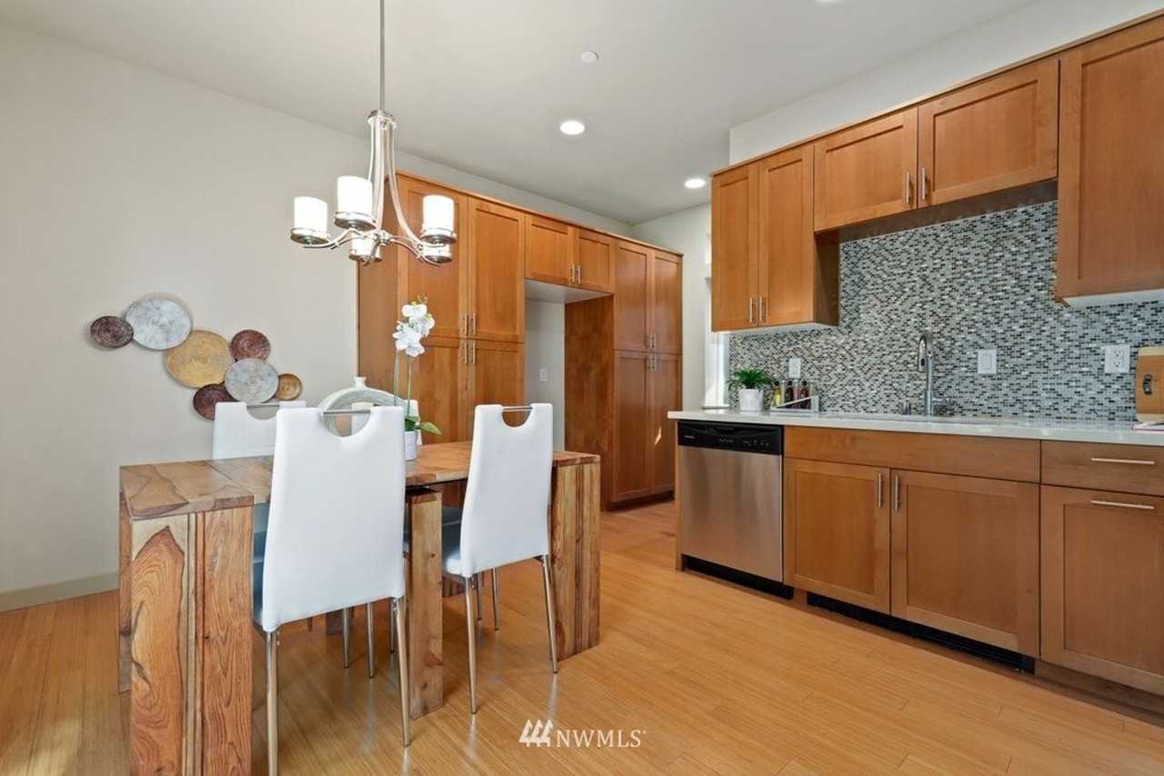 1633 California Ave Sw - Photo 6 of 23