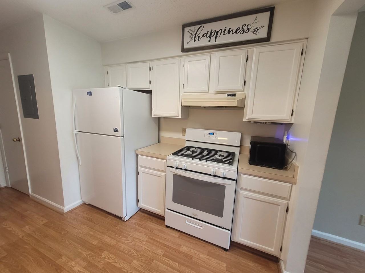 12732 Daybreak Cir - Photo 3 of 10