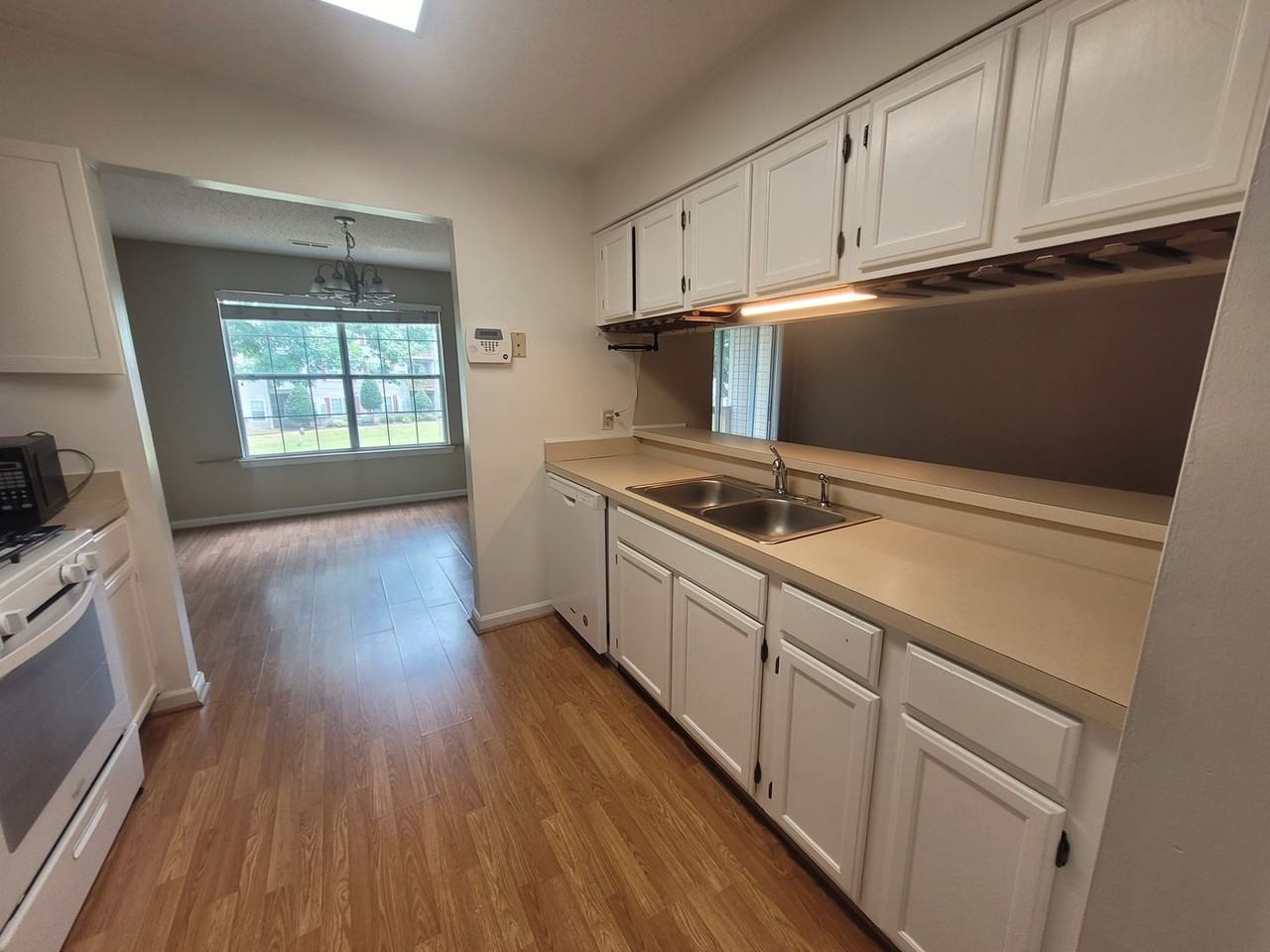 12732 Daybreak Cir - Photo 5 of 10