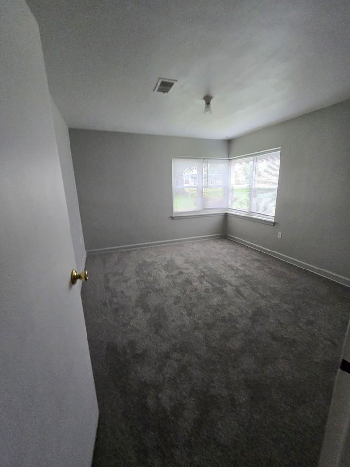 LN924 - Photo 5 of 11