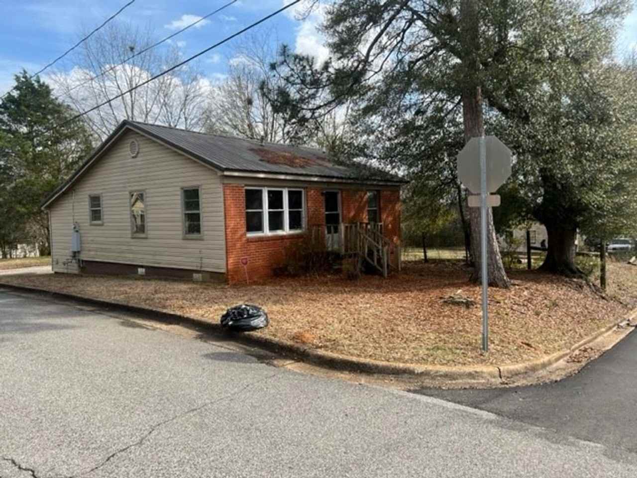 1815 18th Ave - Photo 2 of 3
