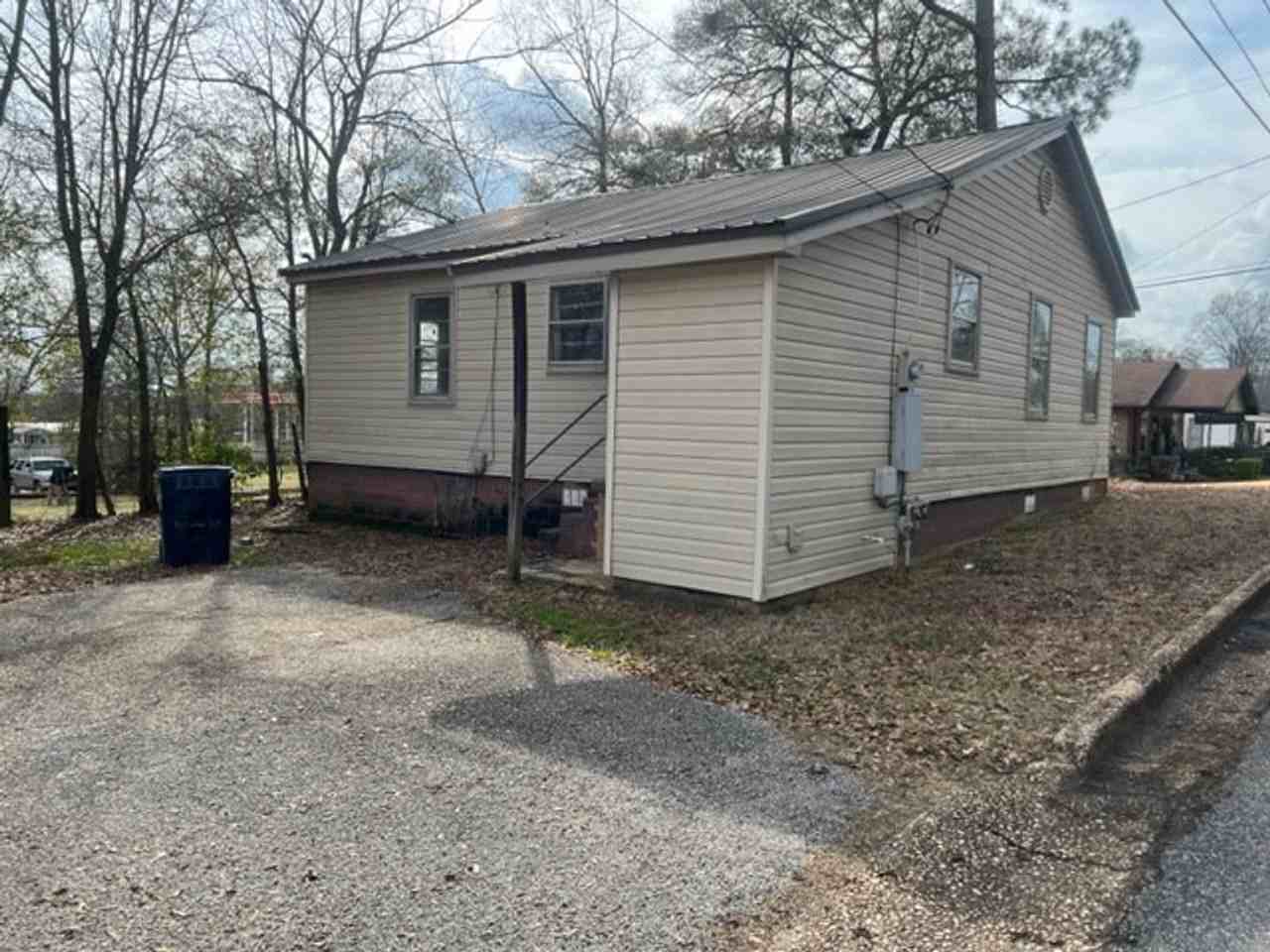 1815 18th Ave - Photo 3 of 3