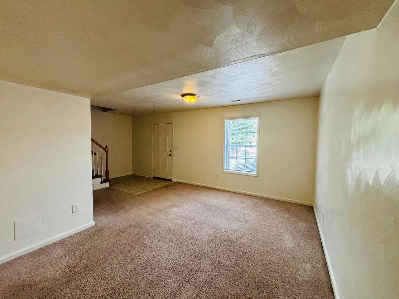 70 Salem Ln - Photo 4 of 16