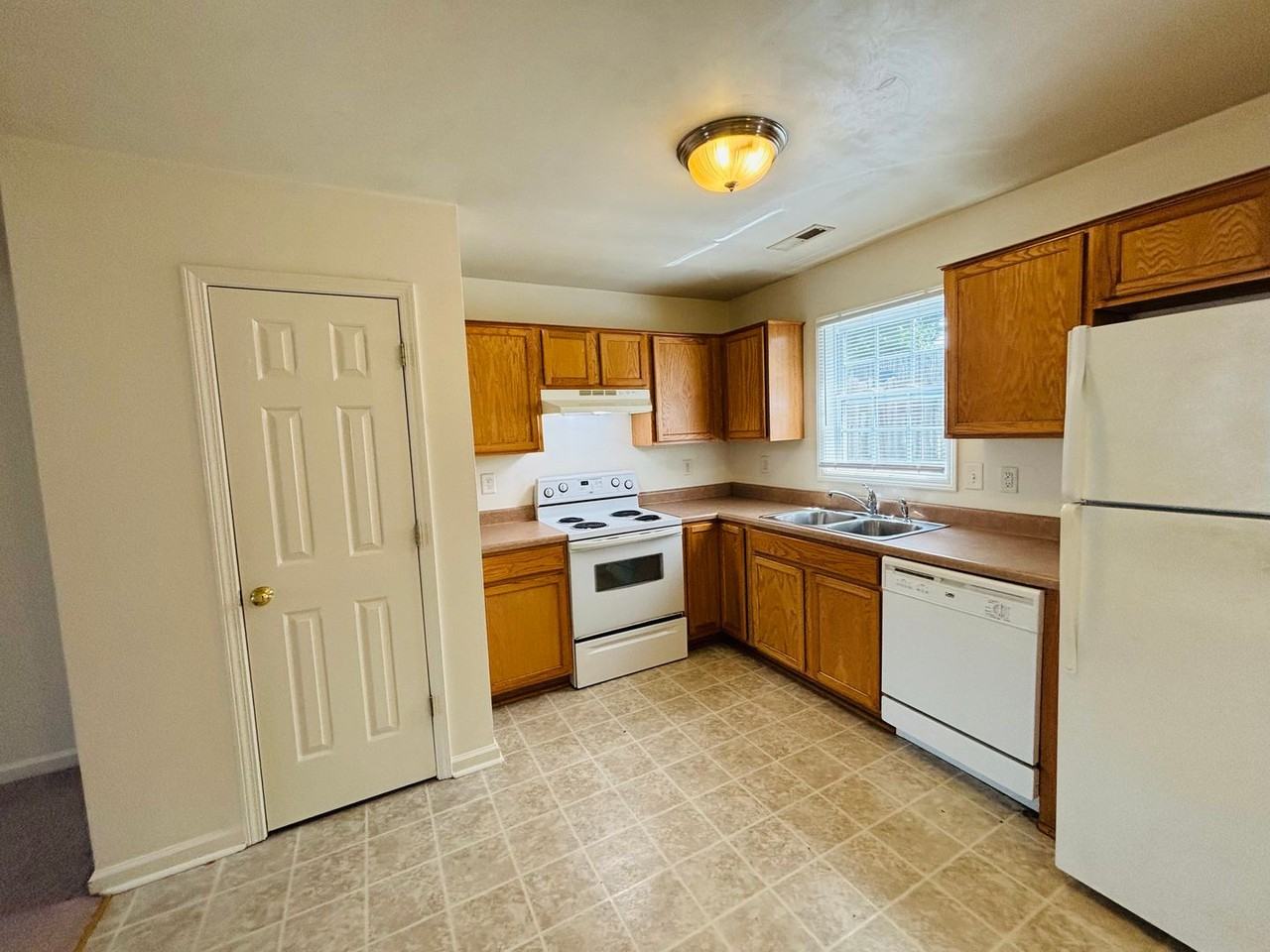 70 Salem Ln - Photo 5 of 16