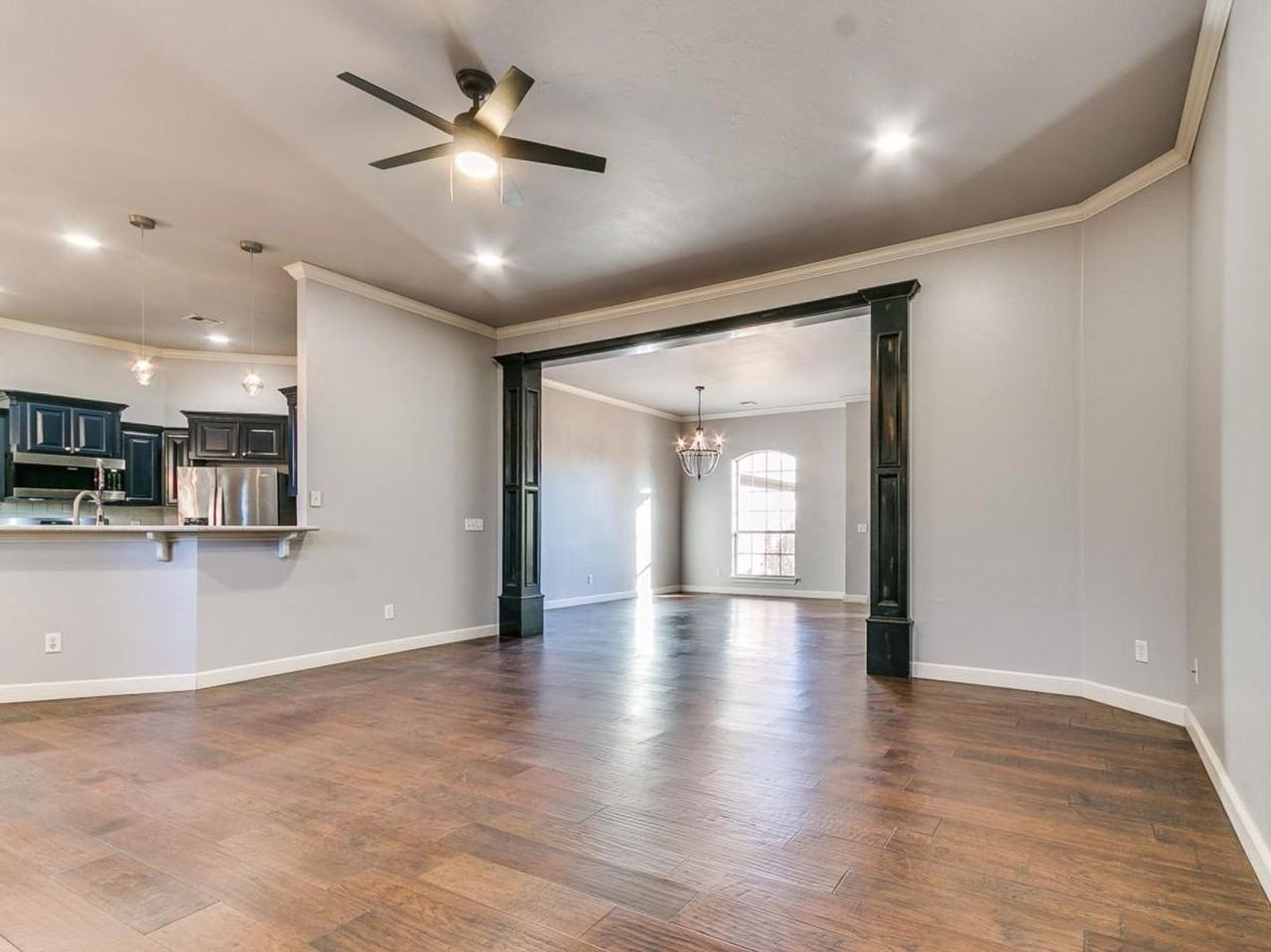 17121 Kemble Ln - Photo 5 of 25