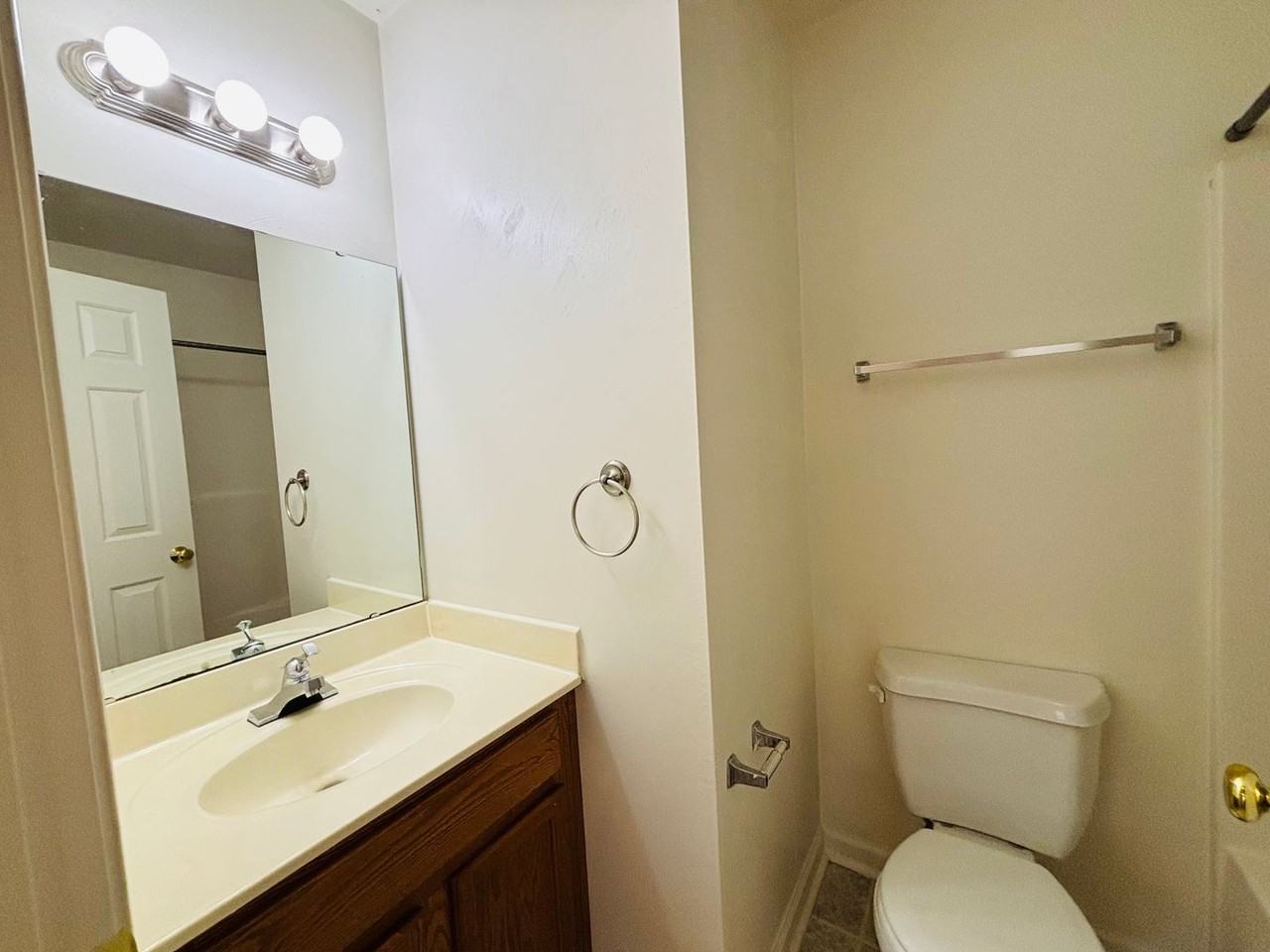 50 Salem Ln - Photo 2 of 20