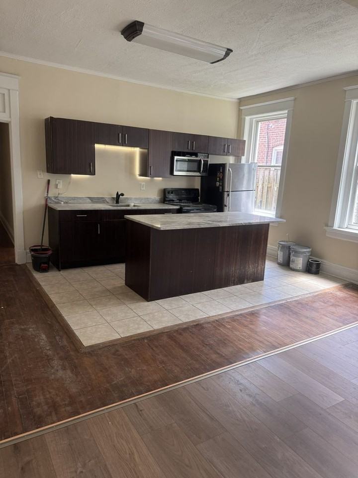 2422 Barton Ave - Photo 3 of 15