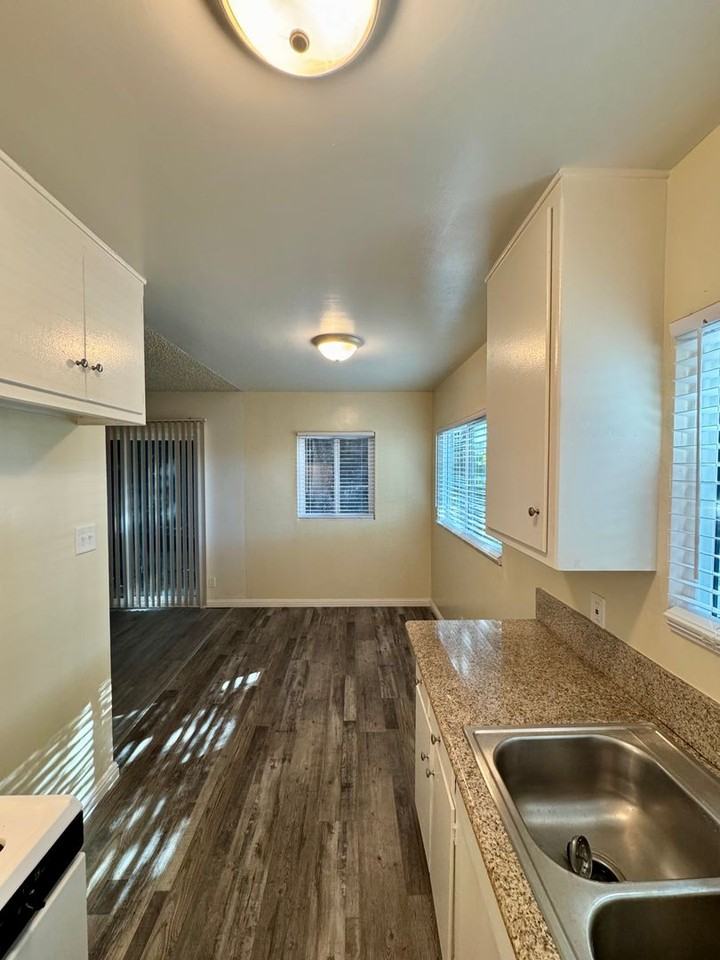 2212 San Anseline Ave - Photo 6 of 12