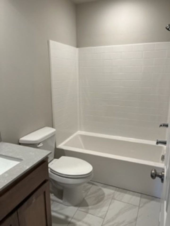 2941 Nw 195th St - Photo 5 of 9