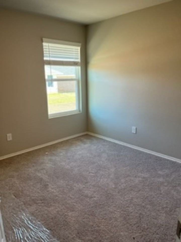 2941 Nw 195th St - Photo 6 of 9