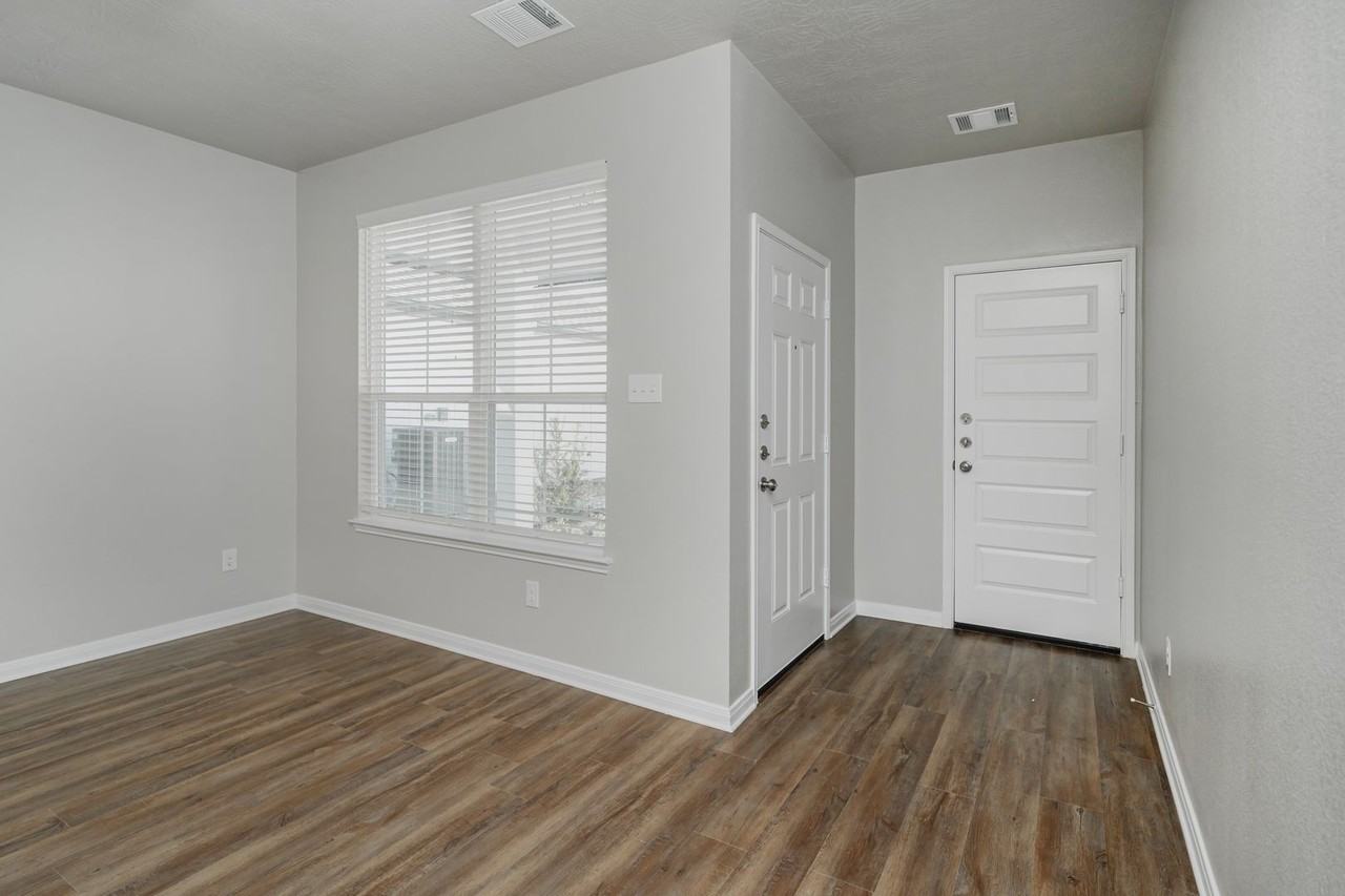 1141 Trellis Pass - Photo 4 of 50