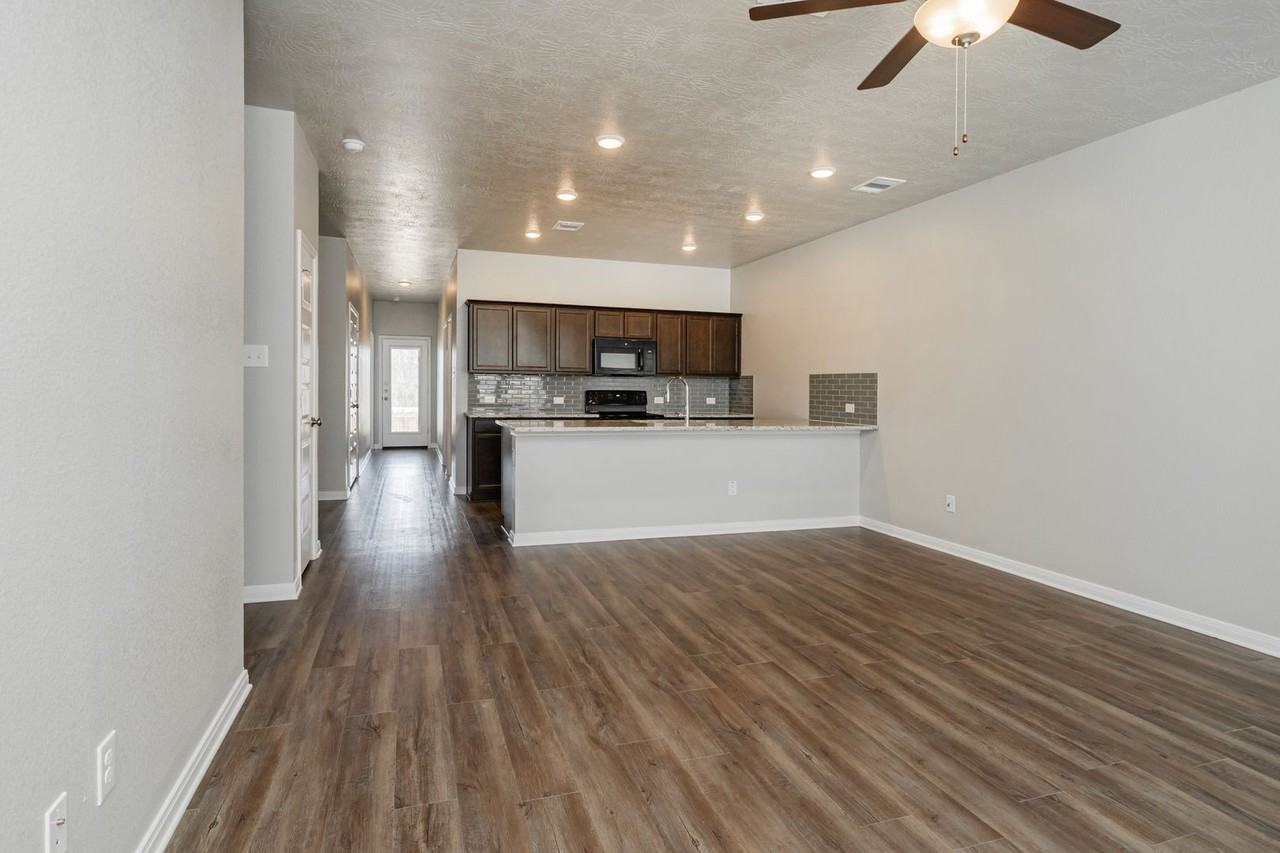 1141 Trellis Pass - Photo 5 of 50