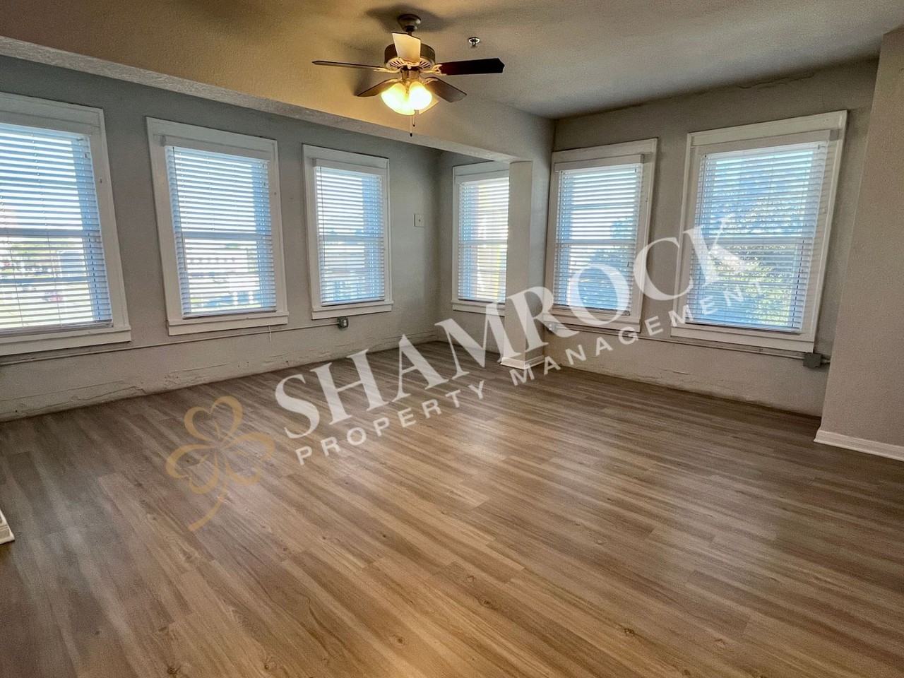 1307 Austin Ave #203 - Photo 6 of 13