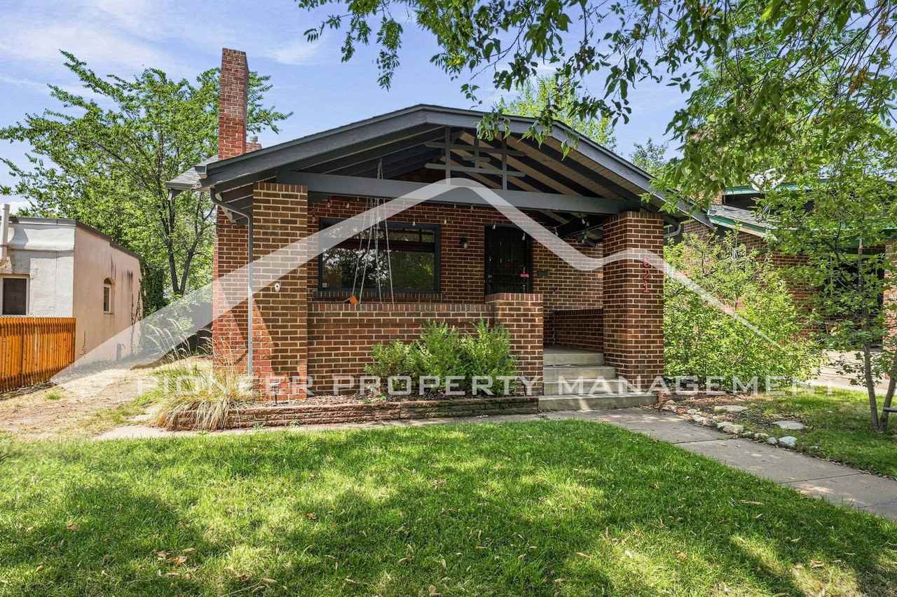 821 S Grant St - Photo 2 of 23